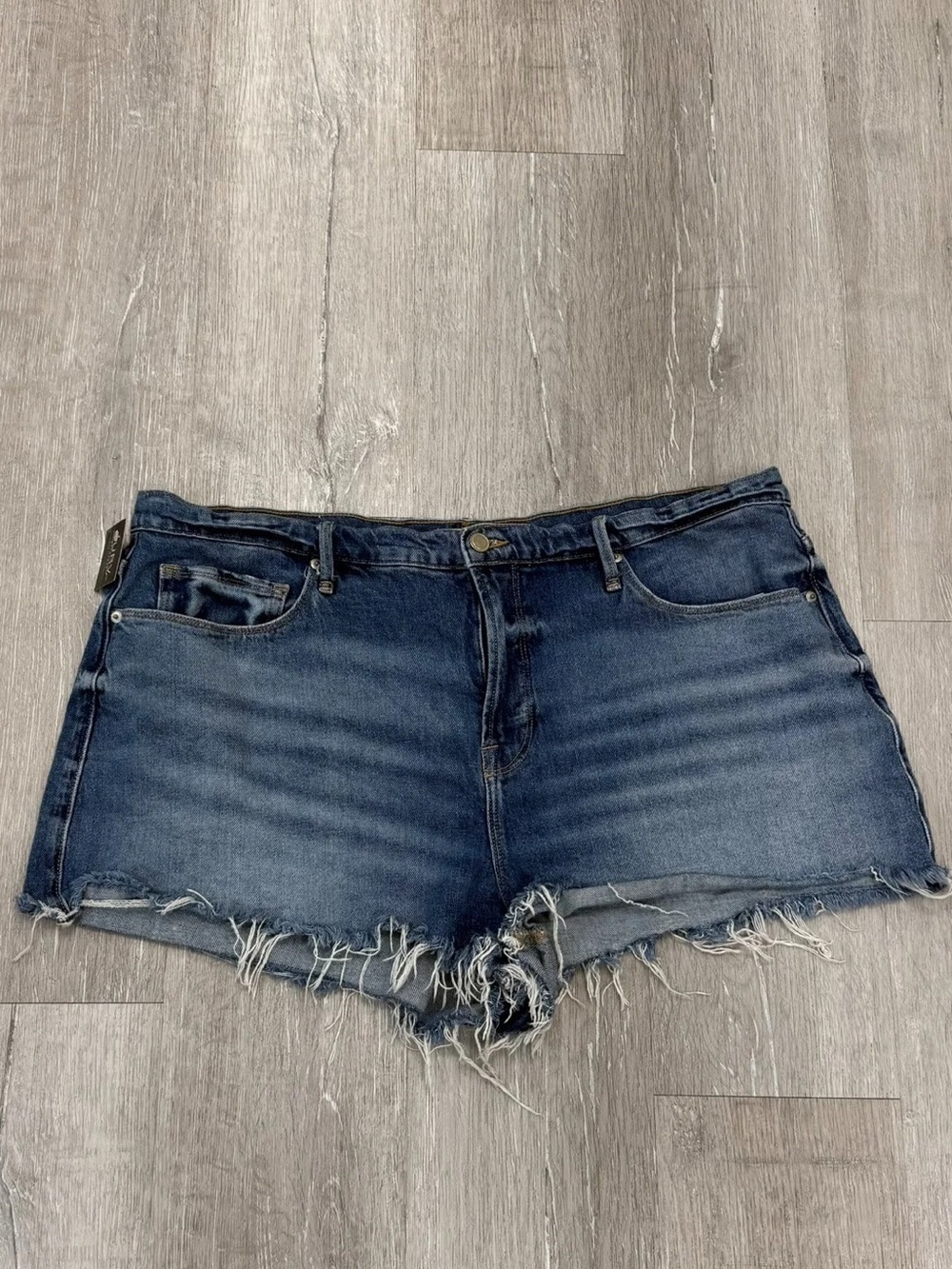 Good American Medium Wash Jean Shorts - Size 18